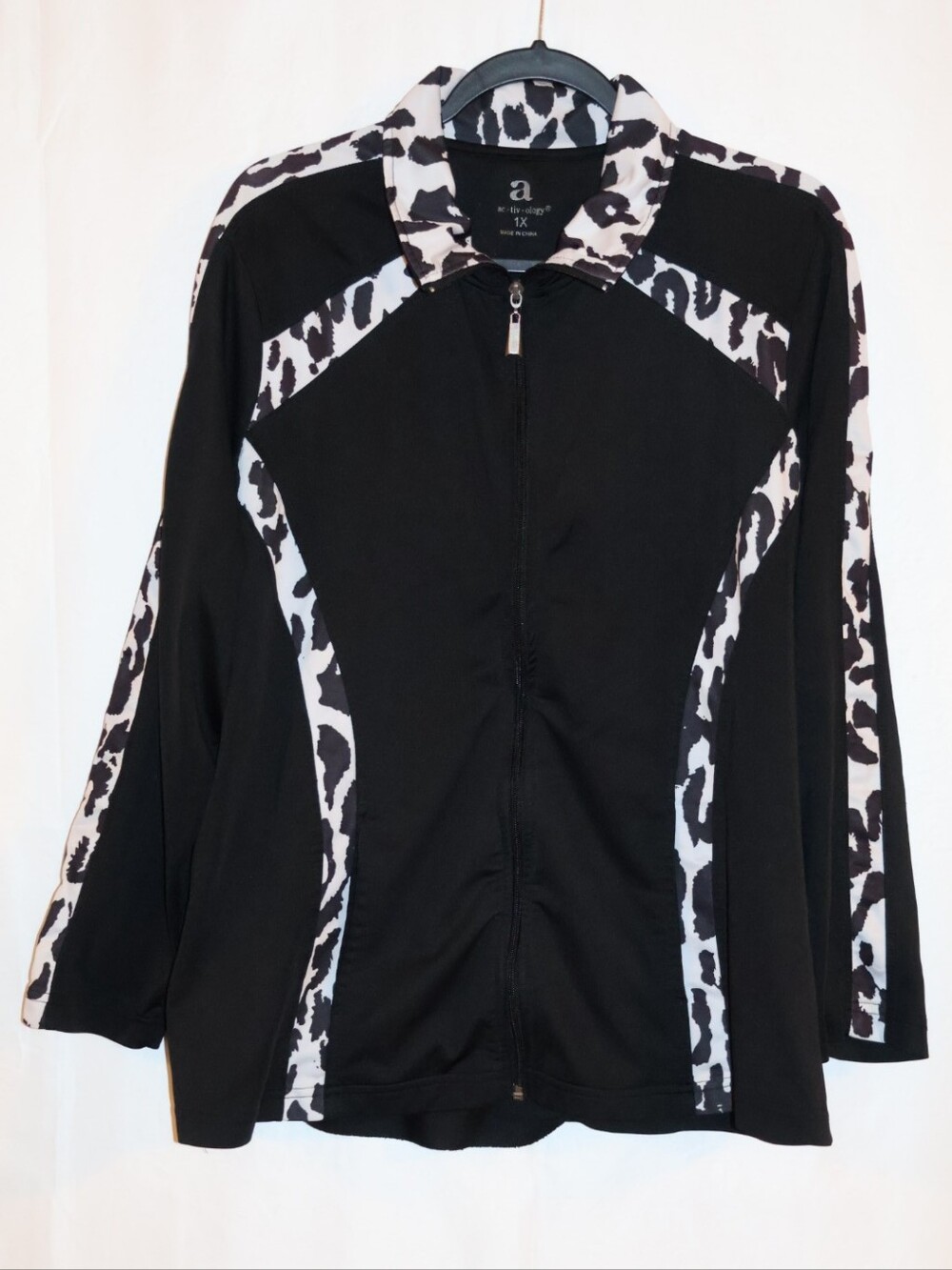 Activology Animal Print Trimmed Active Wear Jacket. - Picture 2 of 8